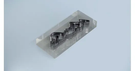 Flatbed dies with plexiglass support